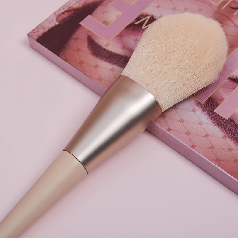 Dongmei pink cute makeup brush set private label vegan synthetic hair wooden handle ladies cosmetic powder contour brush