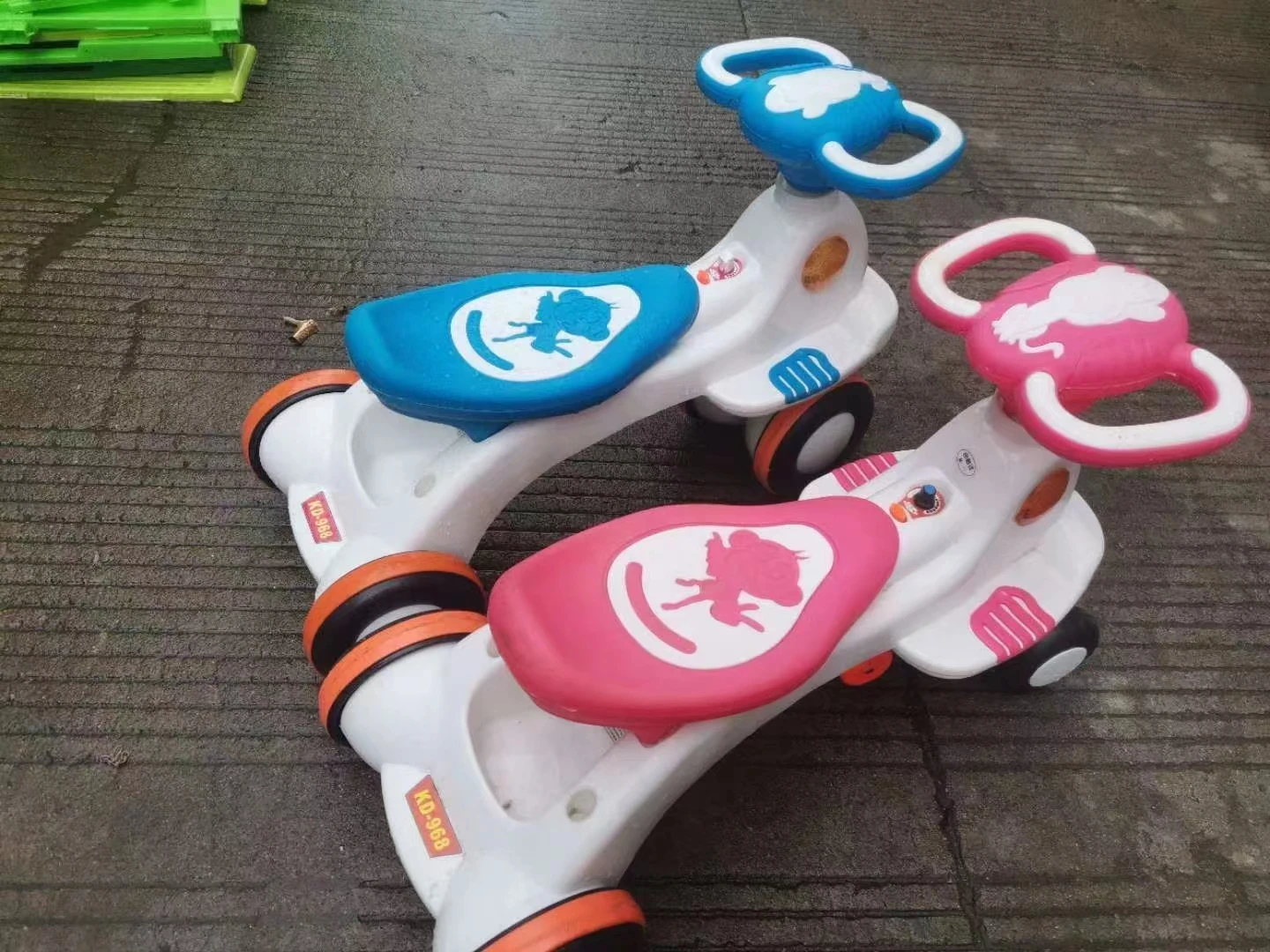 2022 Second Hand Plastic Wiggle Car Toy Mould Used Wiggle Toy Car Mold