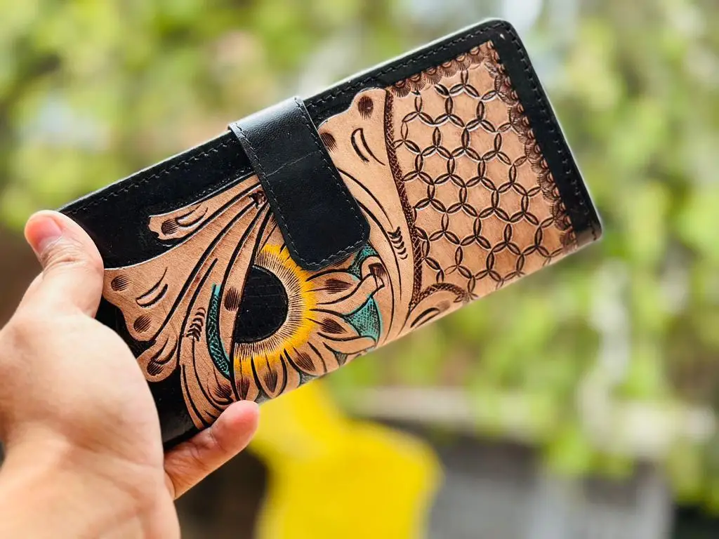 Handcrafted tooling Carving Embroidery Ladies Women Full Grain Leather Clutch Wallet Mobile Card Holder Vintage Wholesale Export