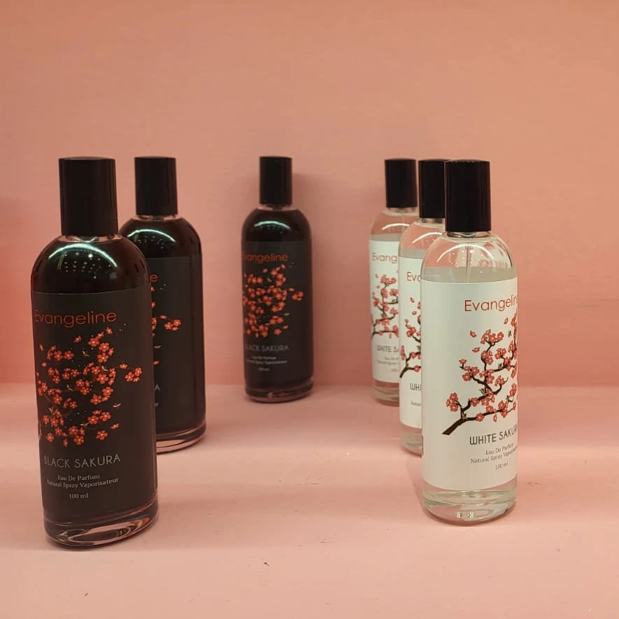 Wholesale Evangeline EDP Sakura Black 100ml Liquid Body Spray Cologne with Fragrance Body Mist Bottle Indonesia