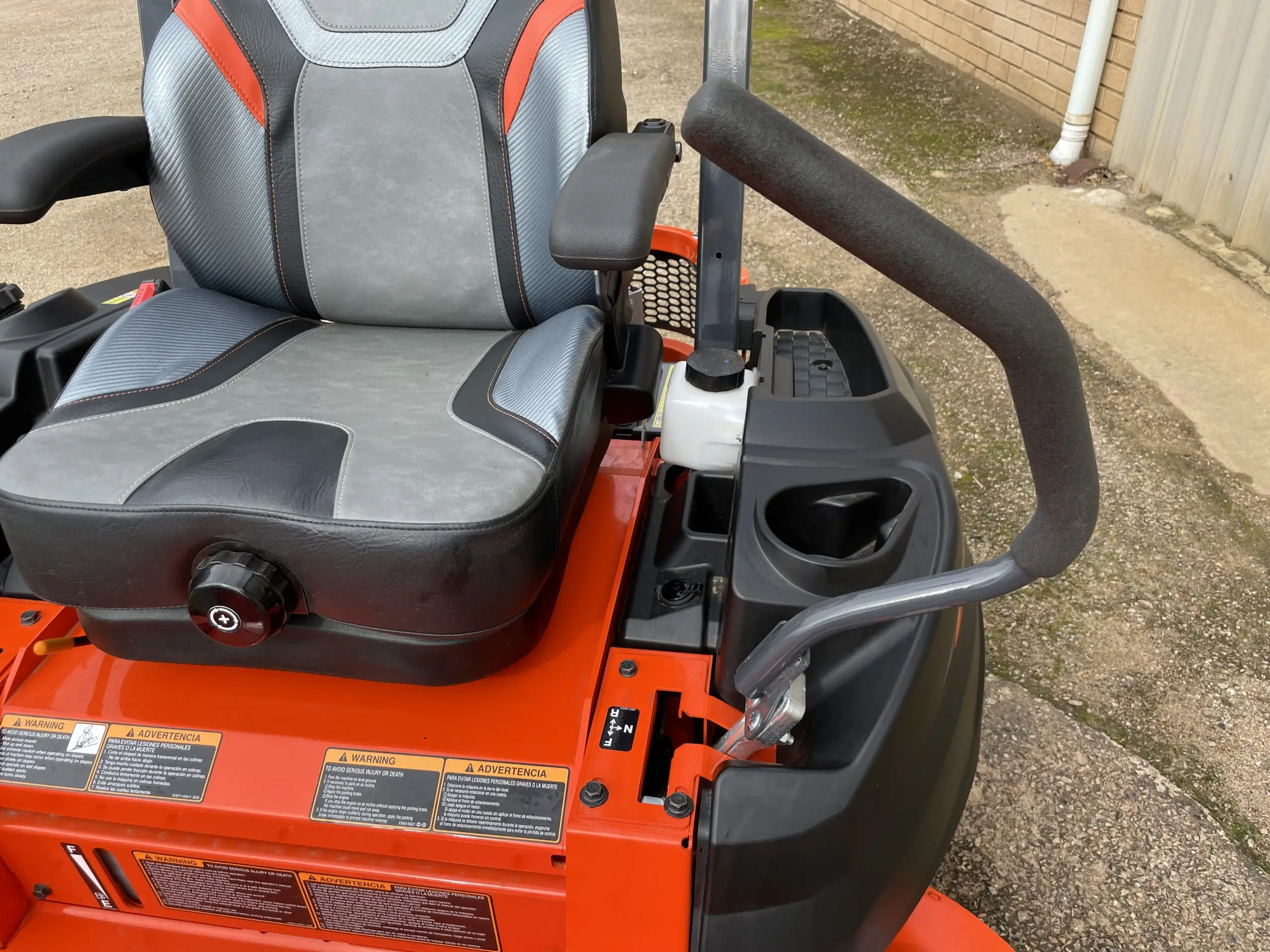 Kubota Z422KW-54-AU промышленная косилка 24 л.с. бензиновая с двигателем 196cc для стрижки травы и роторной
