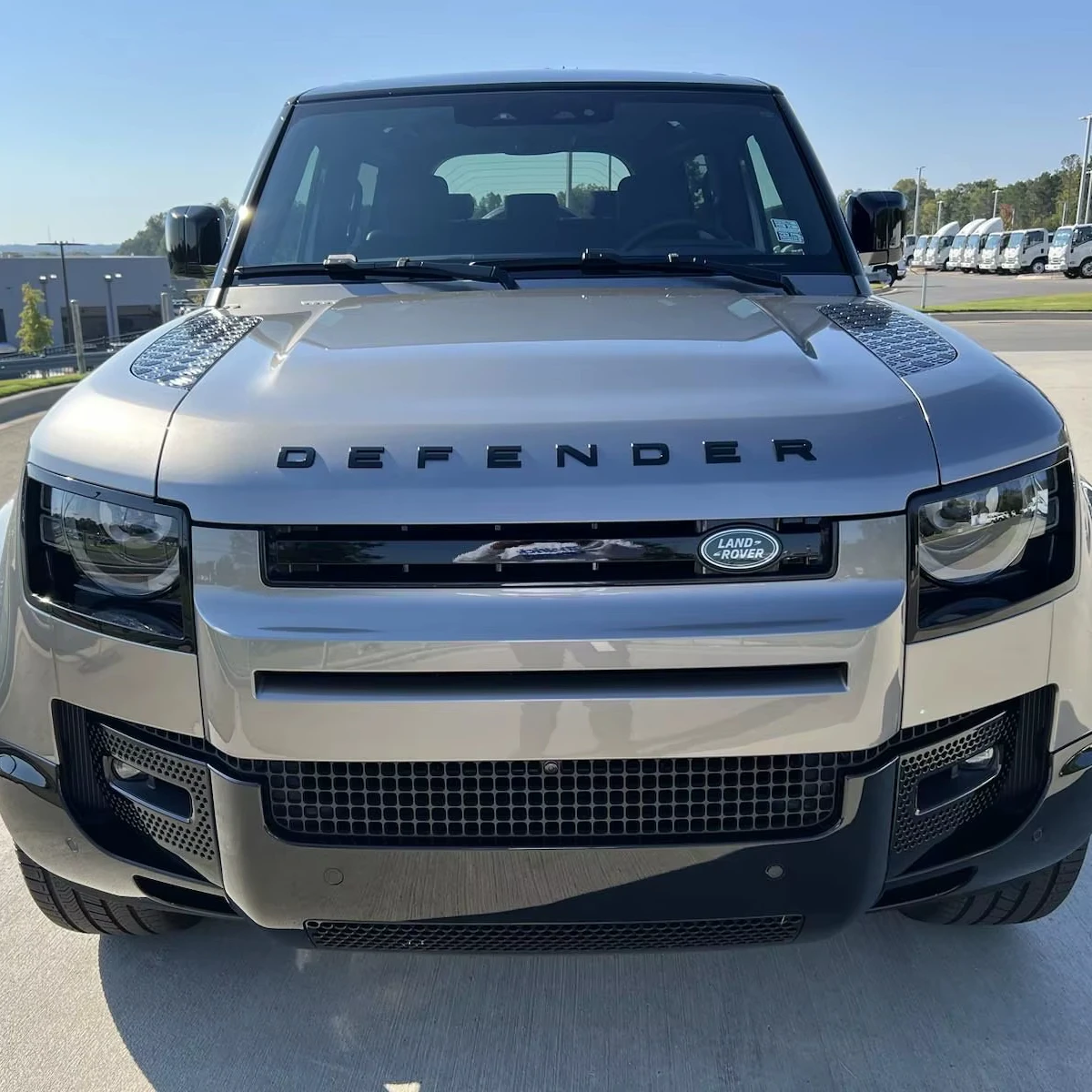 Б/у 2024 Land Rover Defender 90 P400 X-Dynamic SE