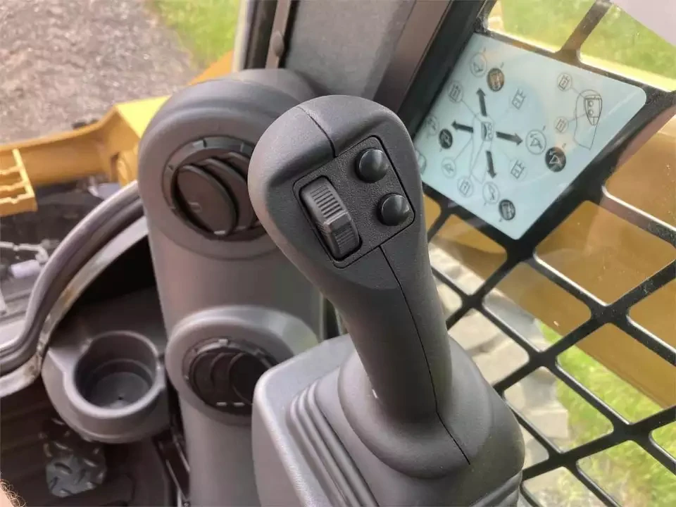 Погрузчик с бортовым поворотом Caterpillar 262D3 б/у колесный погрузчик многофункциональный Cat