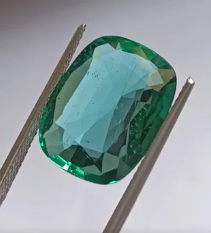 Natural Zambian Emerald 16x12mm rectangle cushion facet Thickness 5.8mm Weight 8.7 cts High quality Stone Best Color and Luster