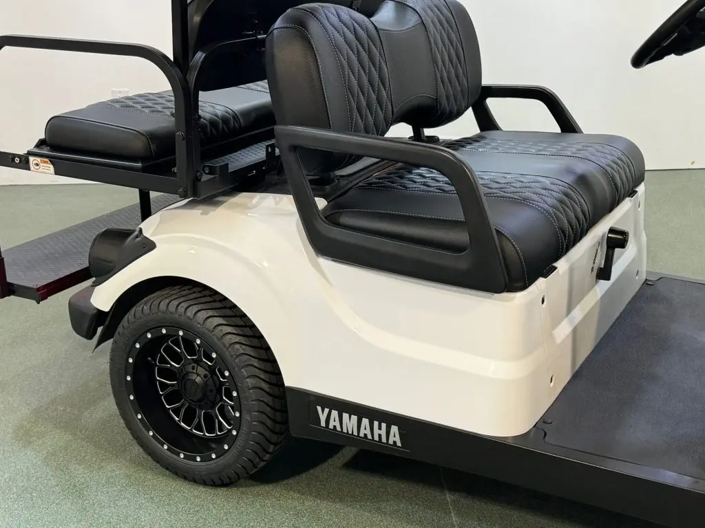 Нехитренно использованный yamahs Golf Car Drive 2 EFI Quietech 2024 модель 100% отлично работает без происшествий гарантия 1 год.