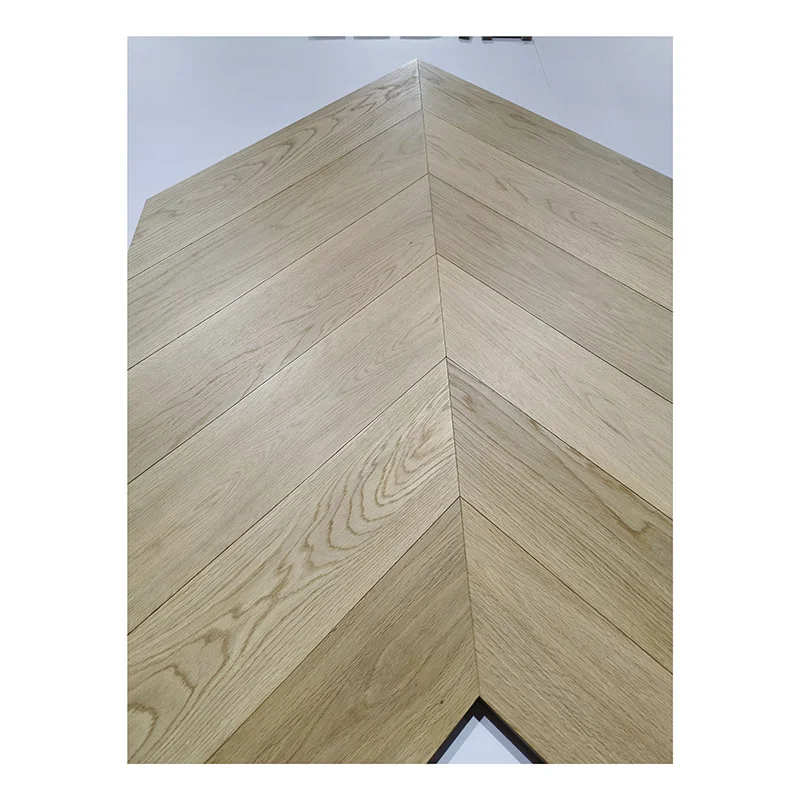 Best Selling Natural Color varnished chevron oak parquet flooring