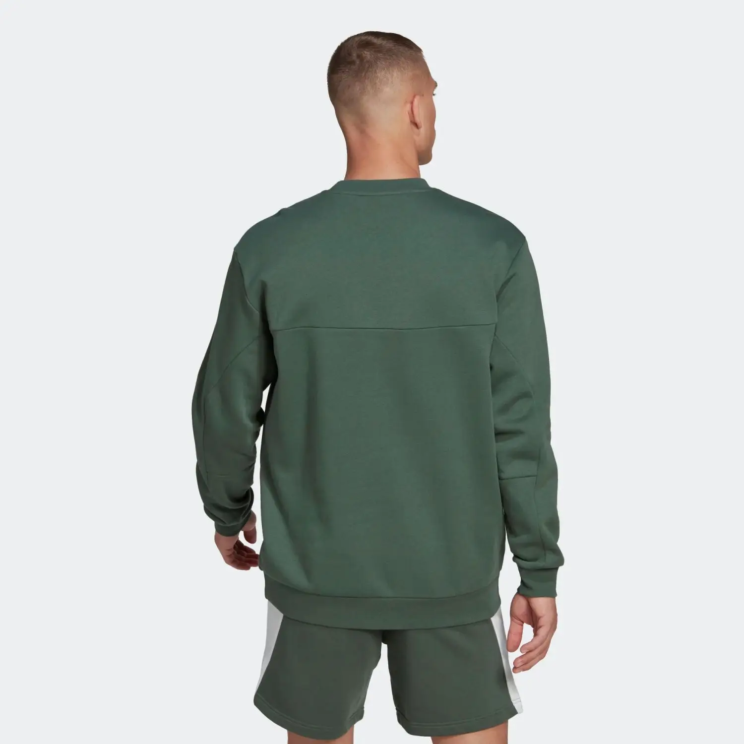 Cozy Forest Green Crewneck Sport Sweatshirt Warm and Loose Fit 77% Cotton 23% Recycled Polyester Anti-Wrinkle Pullover Style