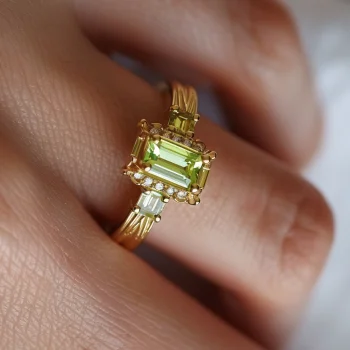 Elegant 18K Yellow Gold Ring with Emerald Cut Peridot Flanked by natural Diamonds, Fine Jewelry