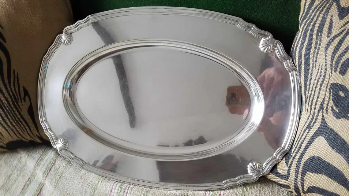 Wholesale Factory Supply Metal Charger Plate for  Kitchen Ware and and Dinner Party Use Serving Plate