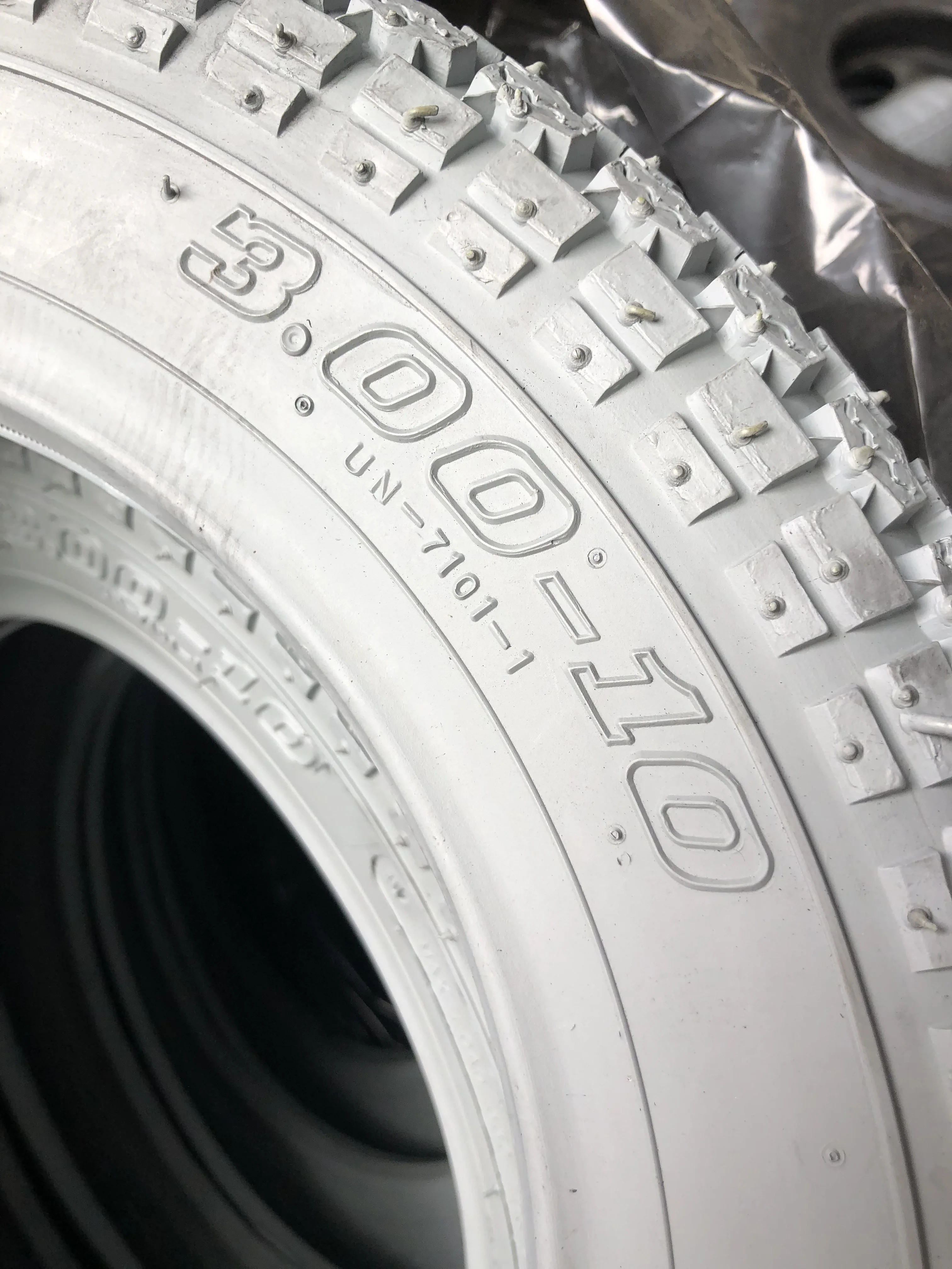 Unilli 3.00-10  14X3.2 UN7101 gray pneumatic tire tyres