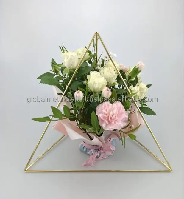 Pumpkin Carriage Candy Box Decorative Metal Cinderella Carriage Centerpiece Gold Wire Princess Carriage