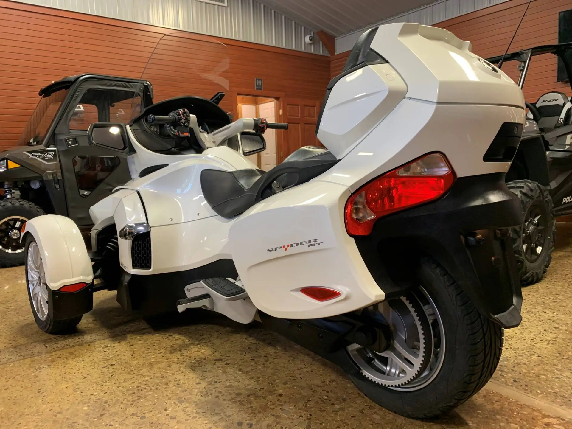 2017 2018 2019 2020 Hot Sale CanAmssi Spyder RT SE6 Trike Electric Tricycle