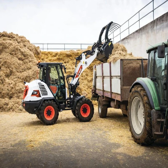 Mini cat S650 4x4 Wheel Drive/Track Front Tracked New Hollland With Skid Steer Bucket/Hammer Breaker