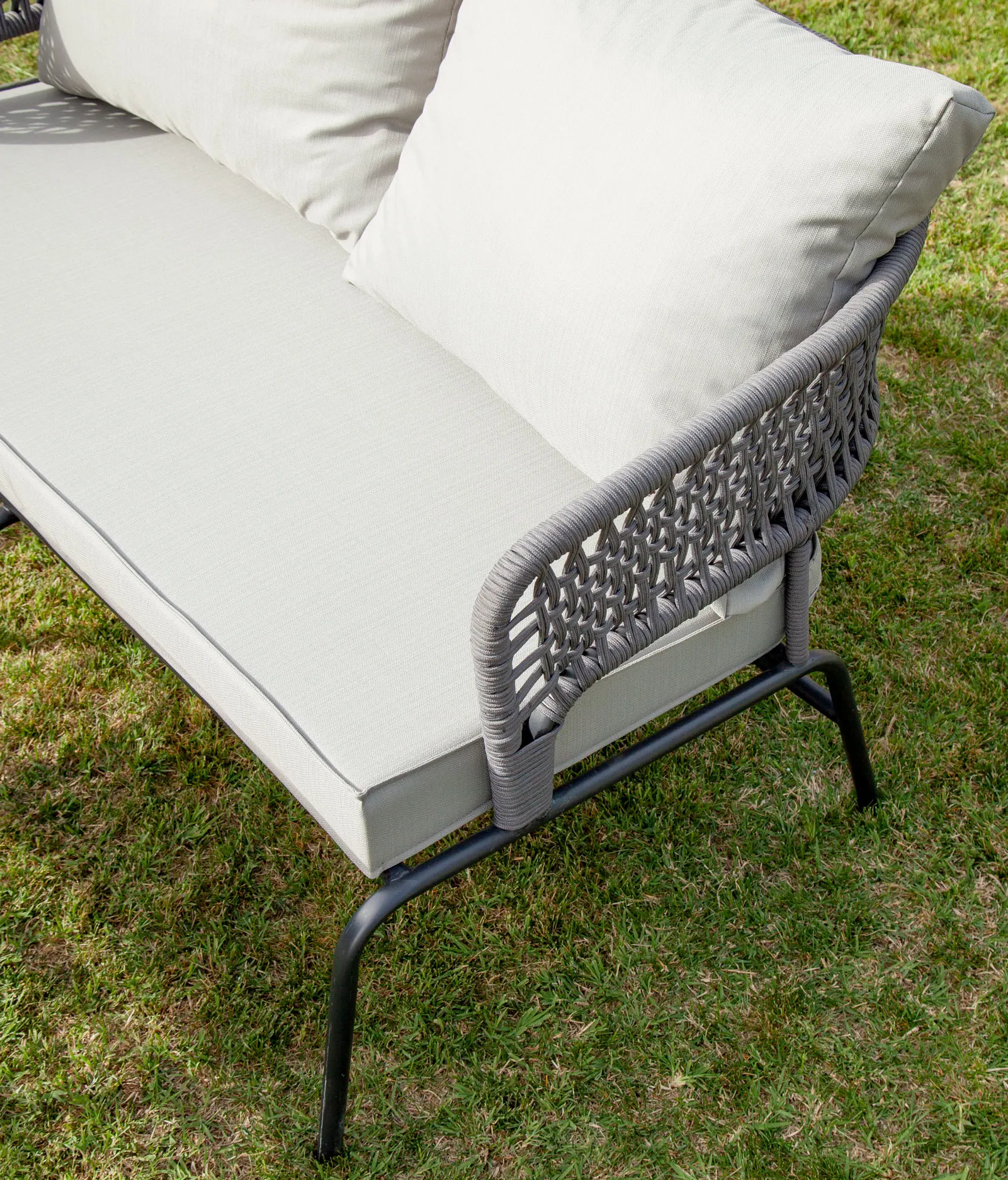 Florance Comfortable Outdoor Patio Furniture 5-Seater Luxury Rattan Sofas With Rope Metal Frame for Hotels Beach