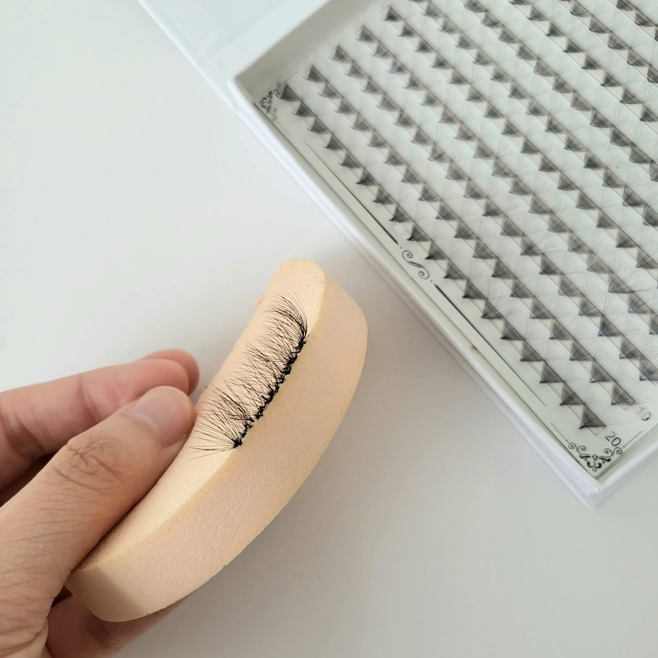 20 Lines Black Super Soft Premade Fan Eyelash Extensions Handmade with Soft Mixed Length Stem CC/DD Curl Natural Look OEM Box