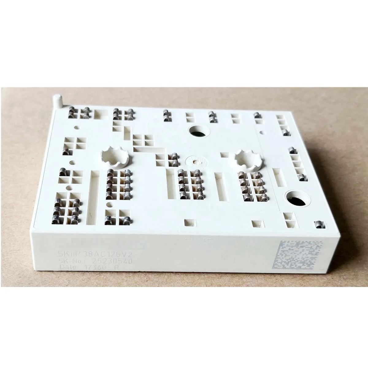 IGBT модуль питания SKiiP38AC126V2 SKiiP 38AC126V2 SKiiP39AC126V2