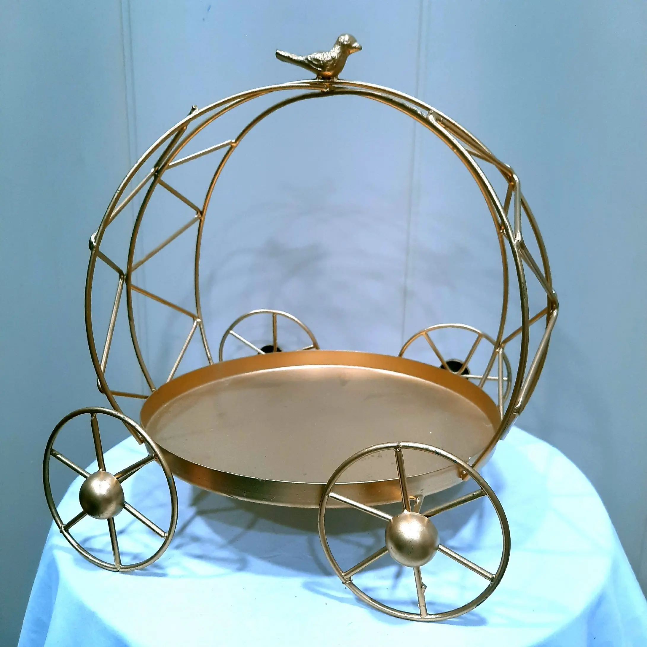 Golden Iron Gift Hamper Basket with Handle with unique design in Round shape Hamper Decorative Food Organizer