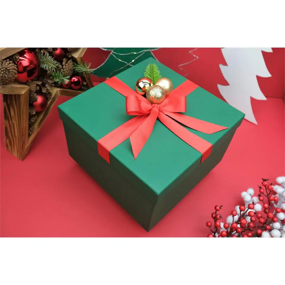Free Design Custom Christmas Decoration Chocolate Candy Gift Packaging Boxes Corrugated Paper Box for Christmas Gift