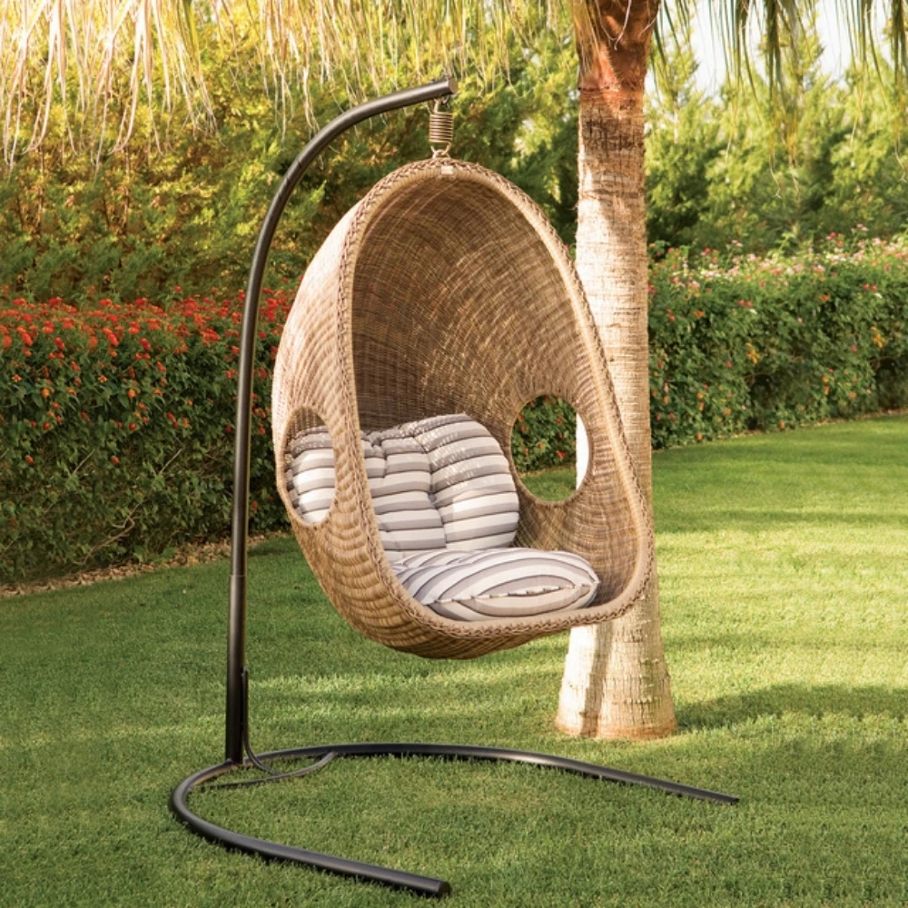 Relaxation and Comfort Outdoor Furniture Carefully Designed Swinging Hanging Chair Constructed with Sturdy Metal Build