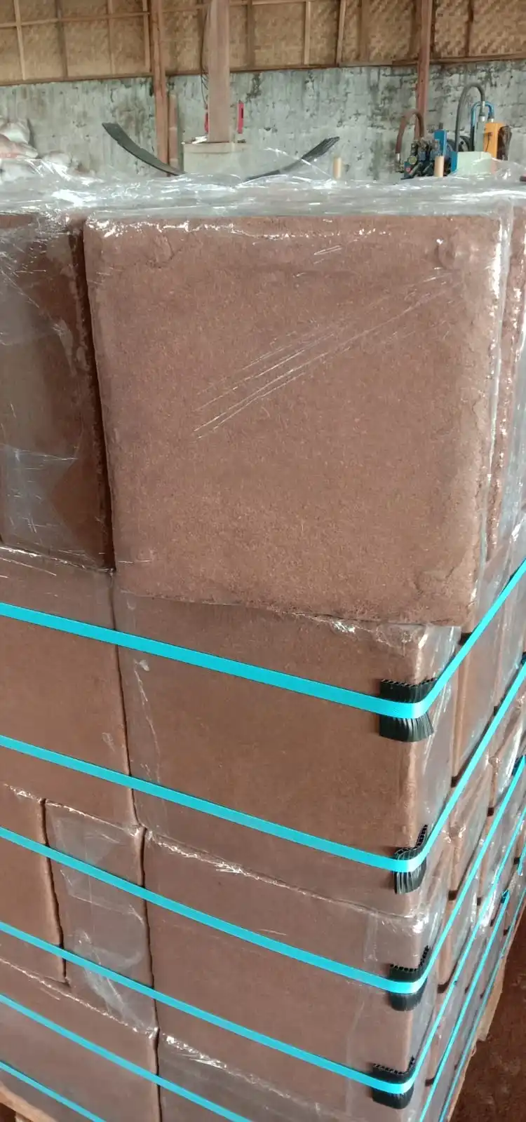 BEST QUALITY COCOPEAT BLOCK 5KG PRODUCT LOW EC BEST BRICKS FOR HEALTH PLANTS AND FLOWERS