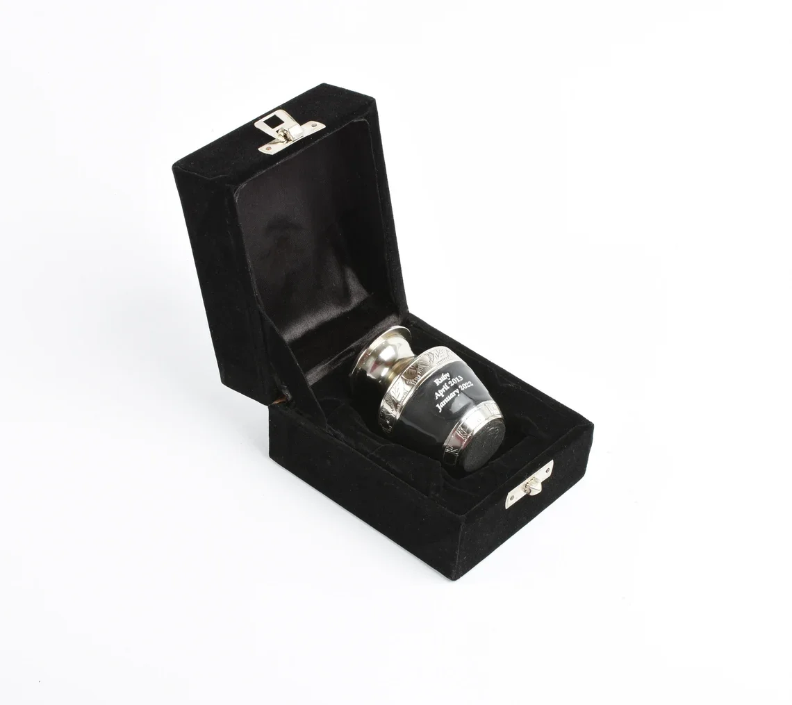 BRASS TASTY TOKEN URN WITH VELVET BOX METAL BRASS SMALL SIZE BURIAL URN FOR HUMAN & PET ASHES FUNERAL SUPPLIES