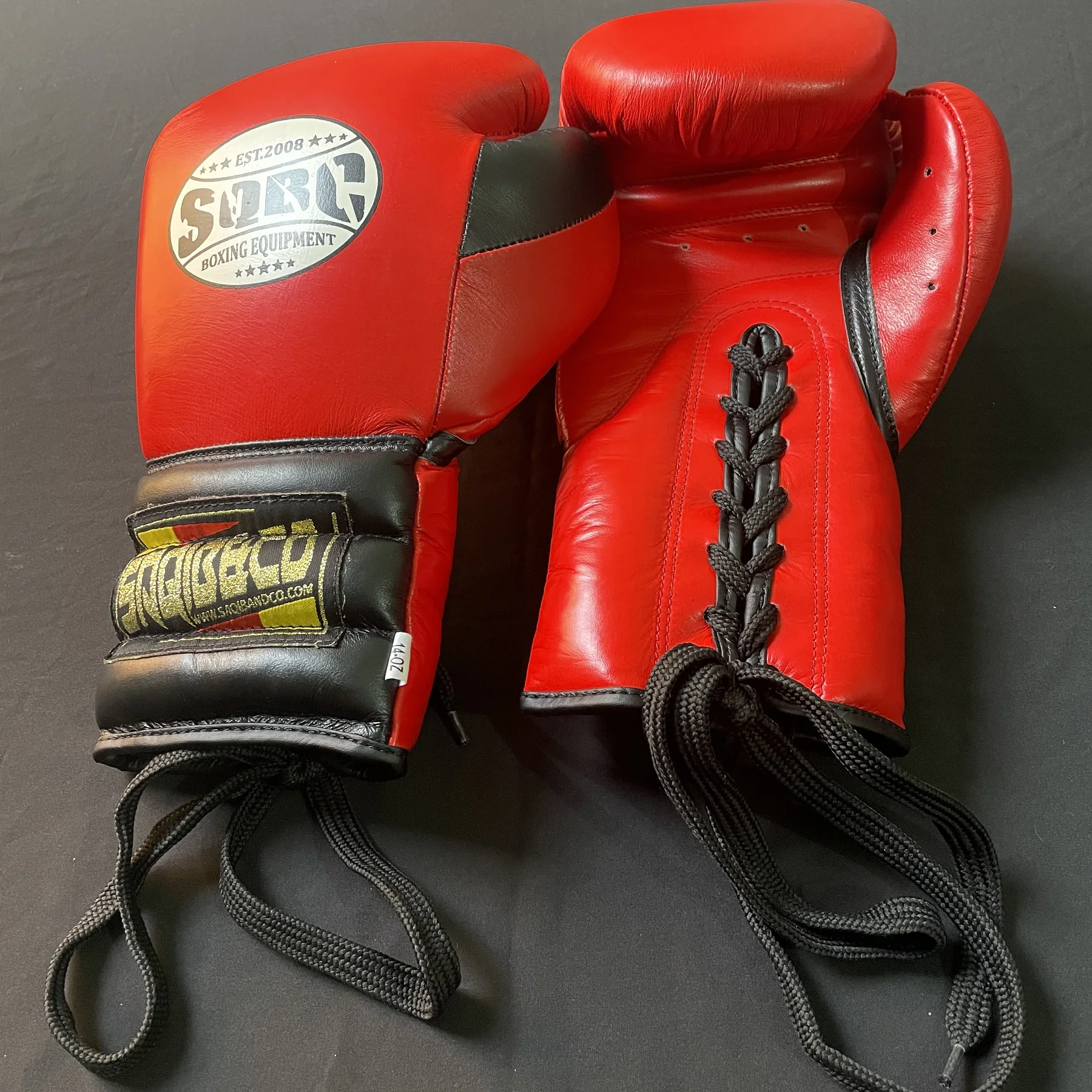 Red Boxing Gloves, Sports Equipment, Lace Up Latex Padding Boxing Training Gloves & Professional Fighting Gloves For Boxers