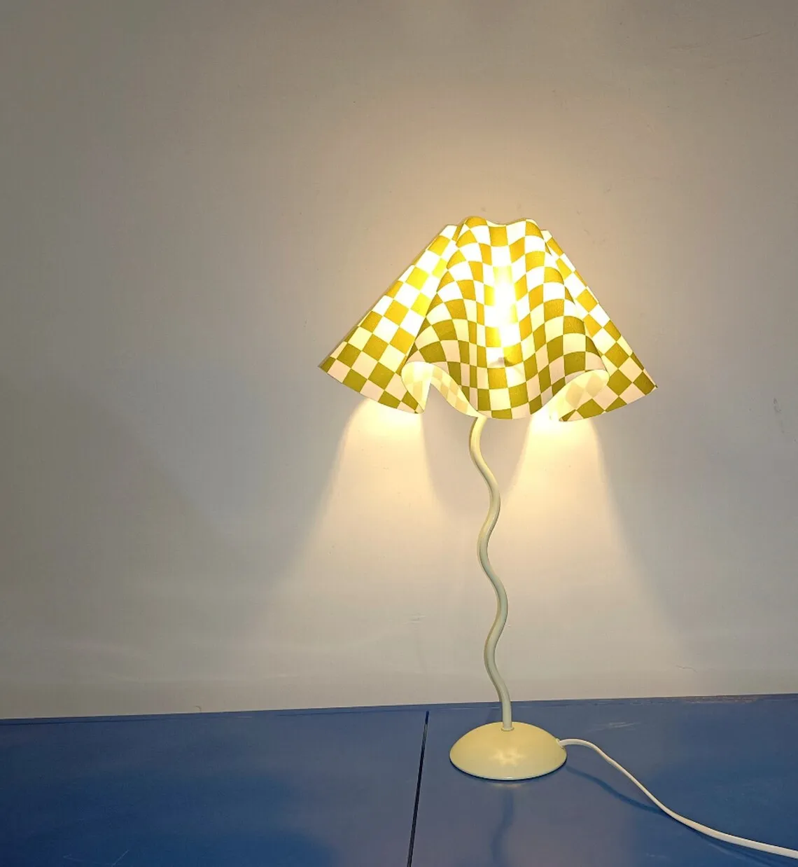 Traditional fancy metal table lamp bulk quantity luxury decoration lamp for living room bedroom hotel room restaurant home decor