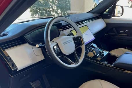 Подержанный 2023 Range Rover Sport P530