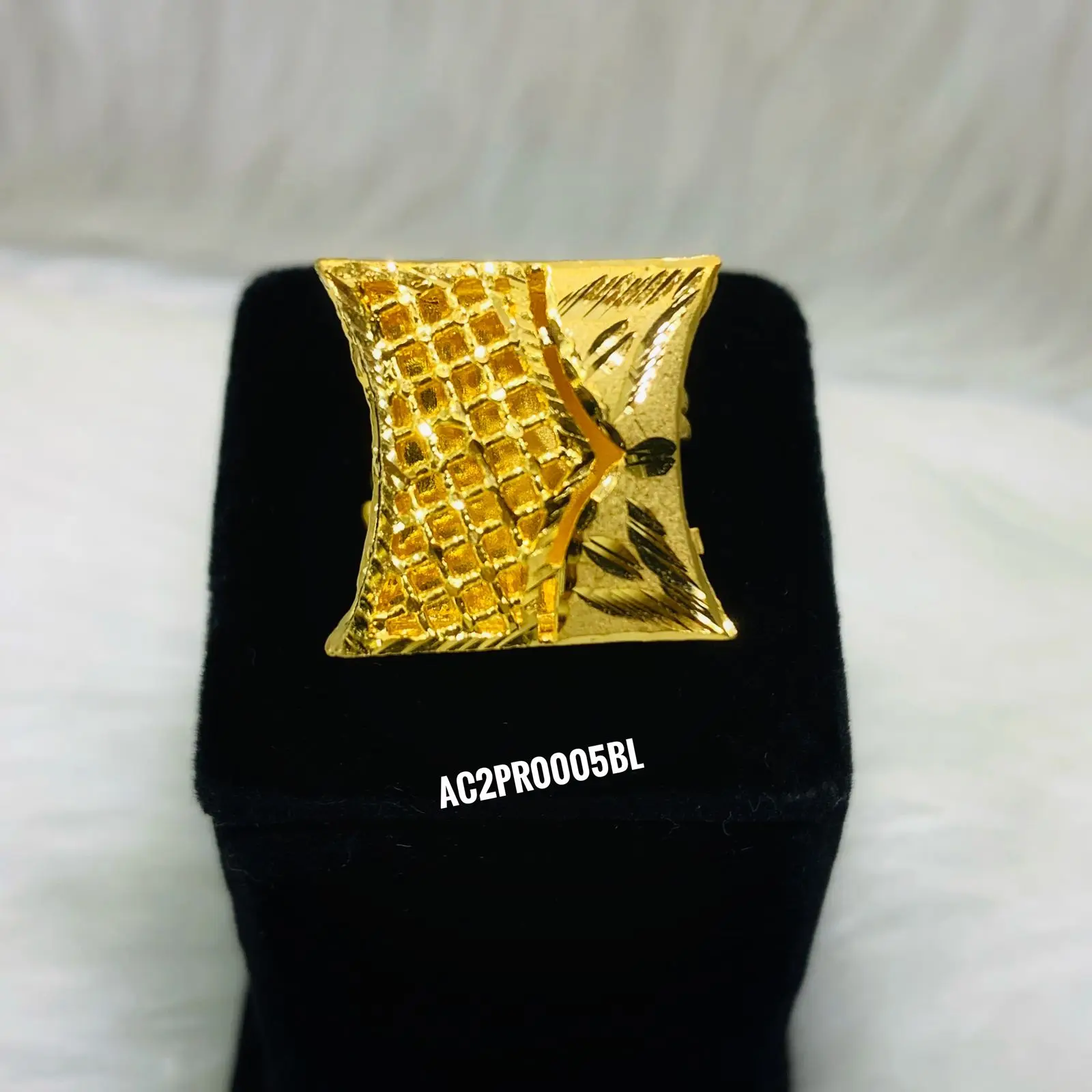 gold plated pendant set online design