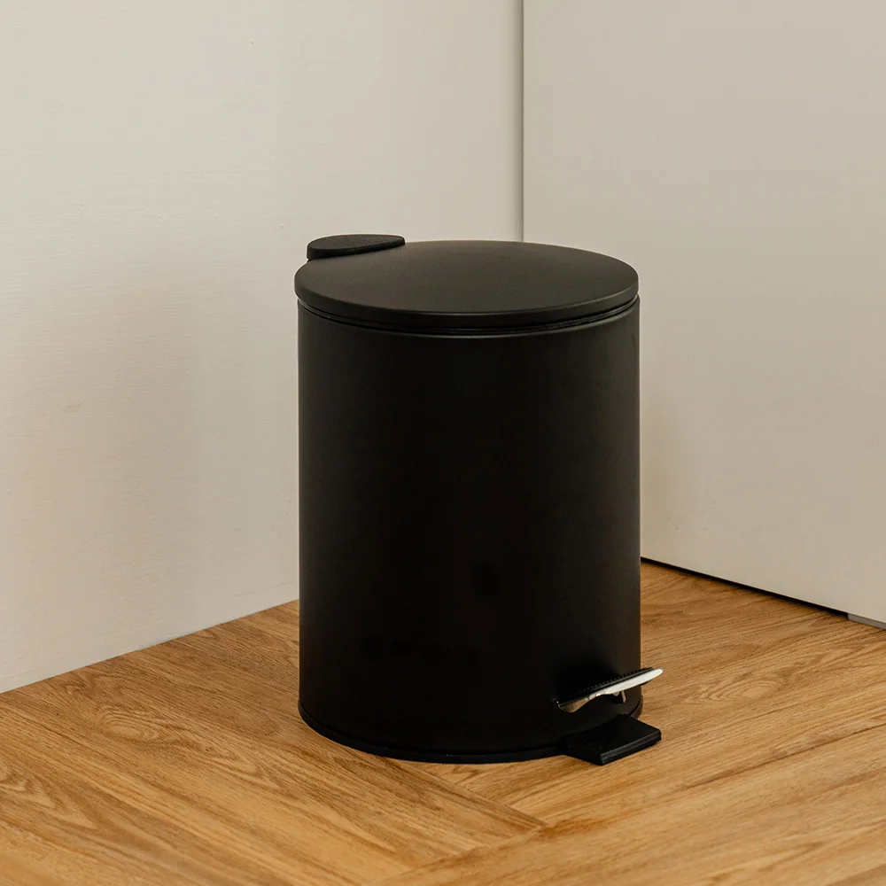 Frosted black PP Trash Can with Standing Structure Pressing Type Accessories Design