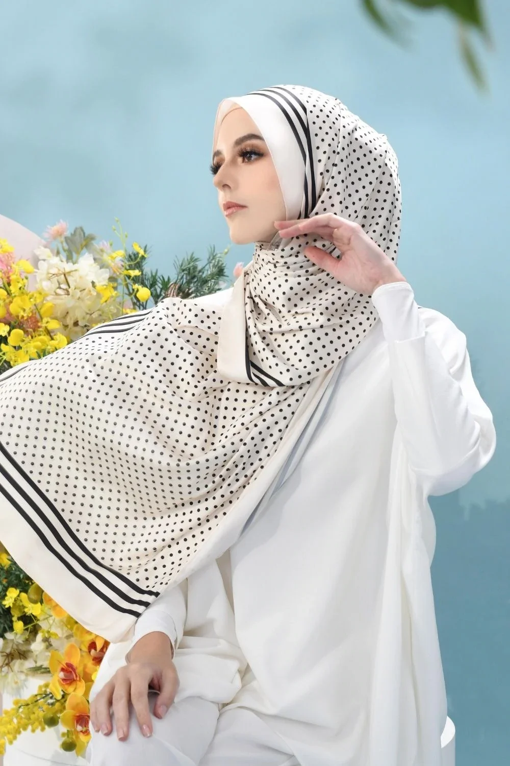 Soft Polyester Silk White Black Printed Polka Dot Women Scarf Stoles Scarves (Custom Print Available)