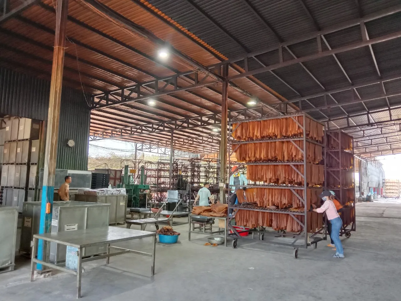 VIETNAM RSS3 Application for TIRES with Best Price High Quality Raw Material Rubber Natural silicon rubber direct factory