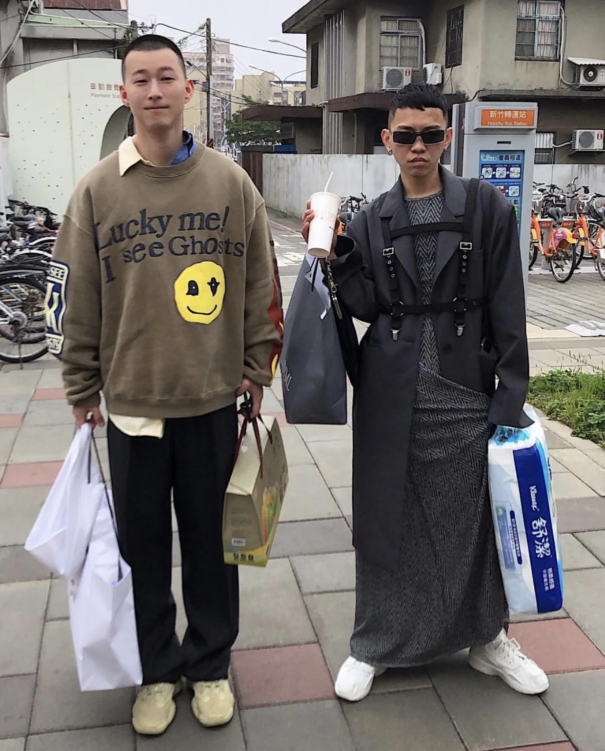 Kanye Kanye Men and Womens Hip Hop Foaming Smiley Face Graffiti Print Crew Neck Sweater for Couples