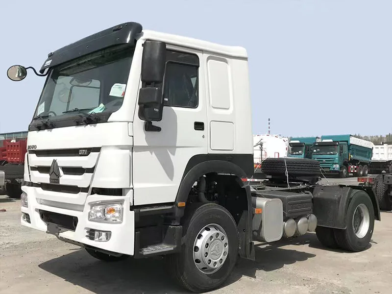 Sinotruk HOWO7 6X4 Tractor Truck Coal Loading Two Flatbed Semitrailer Container Trailer Container Dump Skeleton Truck