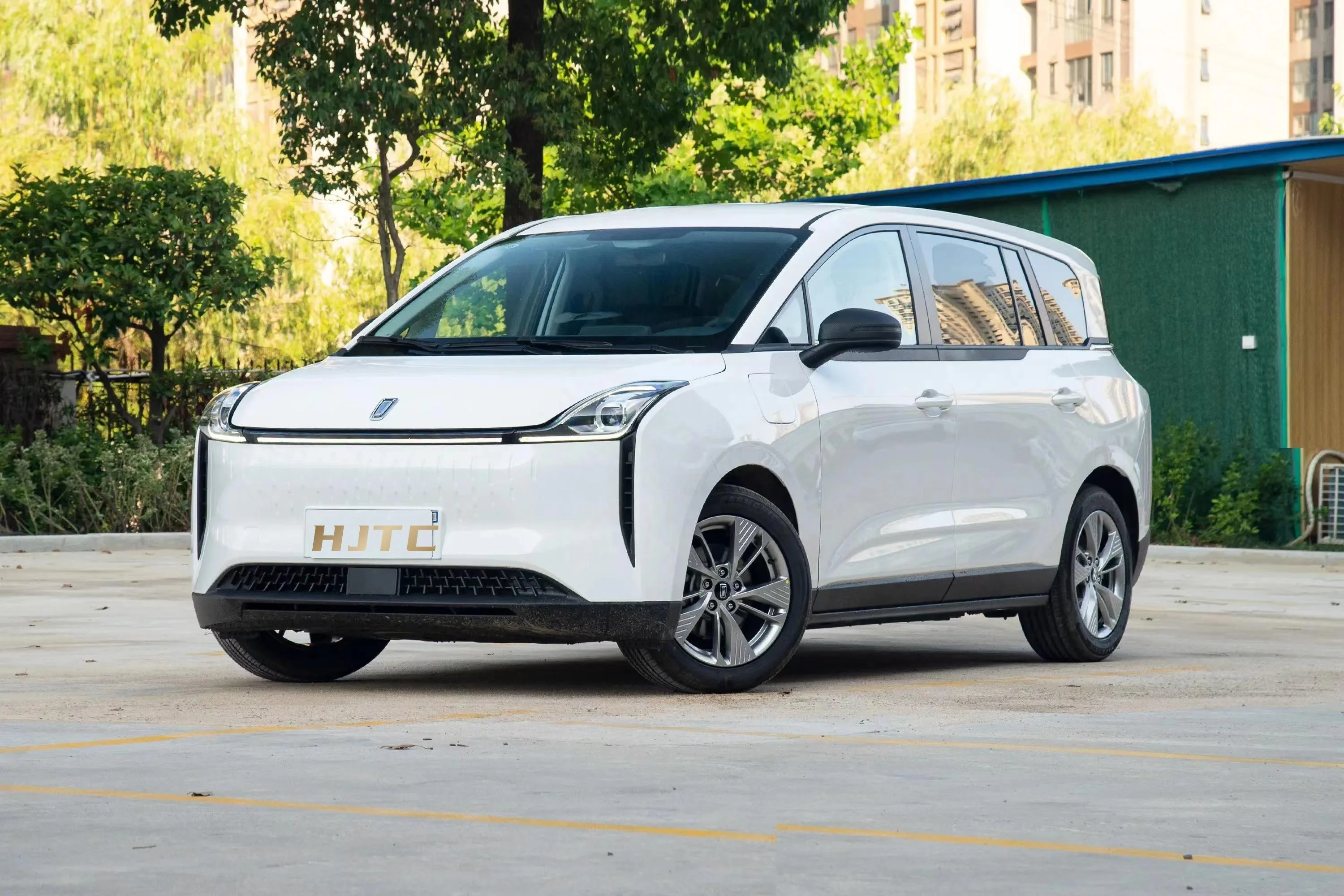 2023 FAW Bestune NAT MPV 420 км электрические автомобили