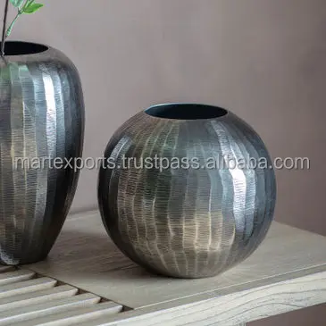 2022 best selling Aluminium Metal cast net flower vase raw black nickel plated for your home decoration in wholesale price