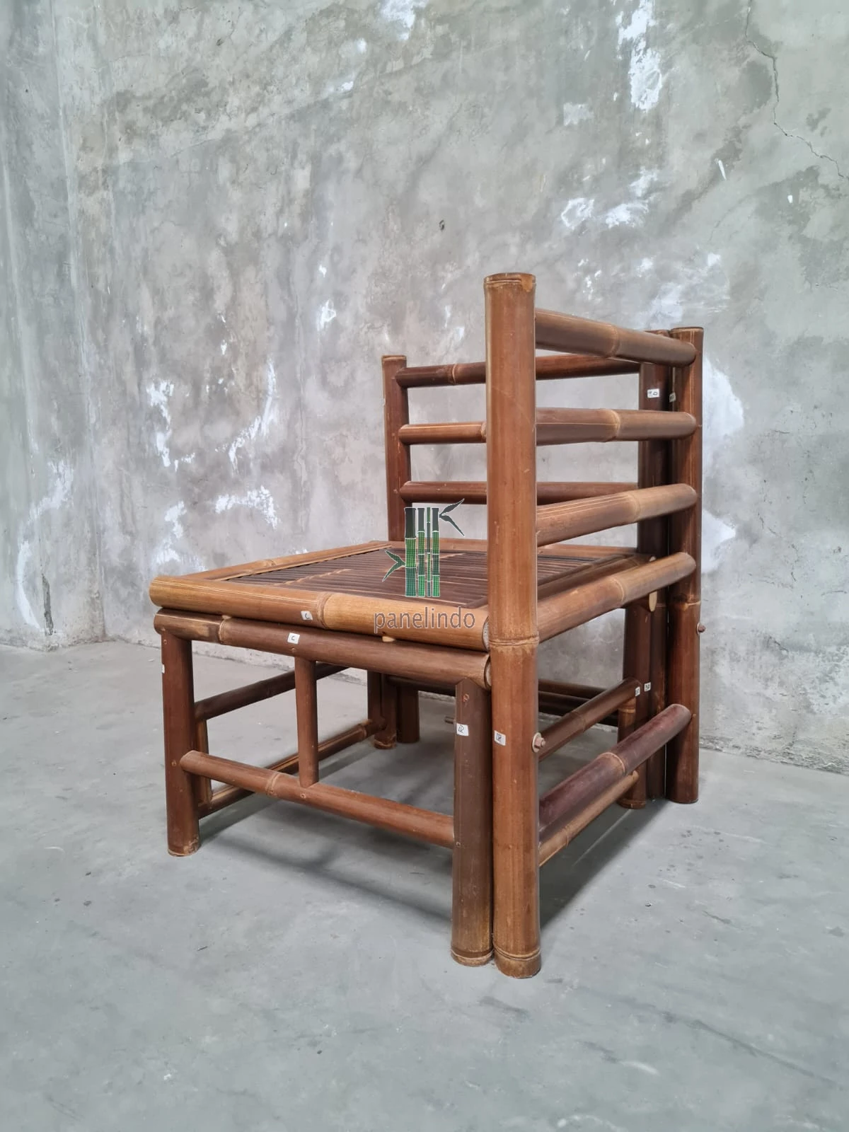 Eco-Friendly Bamboo Leisure Chair Antique Design Style for Home Living Room Restaurant School with Left Corner for Outdoor Use