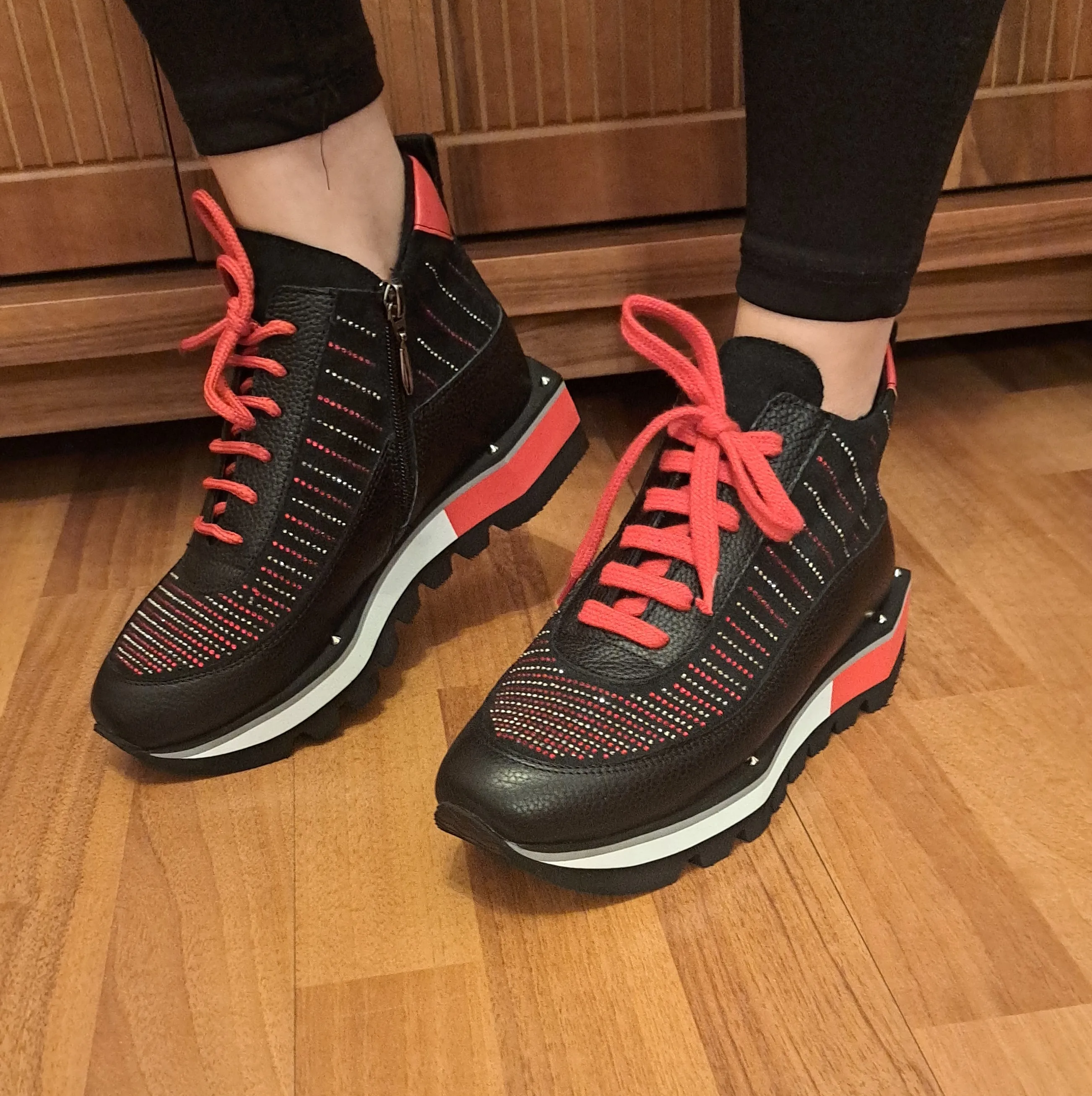 Африканские кроссовки для бизнеса