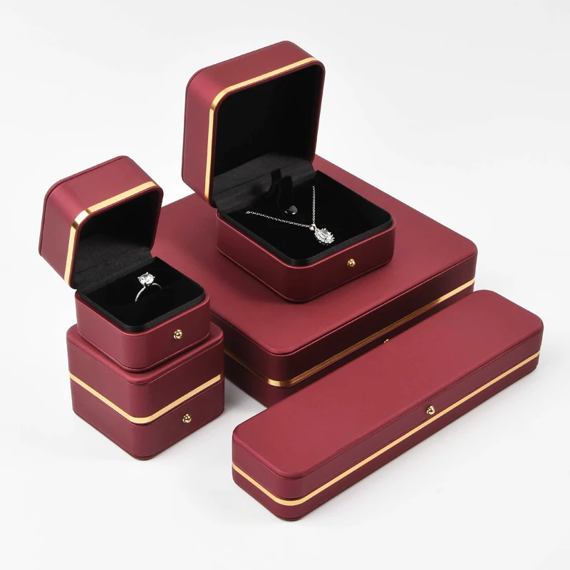 2023 New Design Lovely Portable Custom Logo Accepted Pu Leather Plastic Magic Ring Box Wholesale Jewelry Gift Boxes For Necklace
