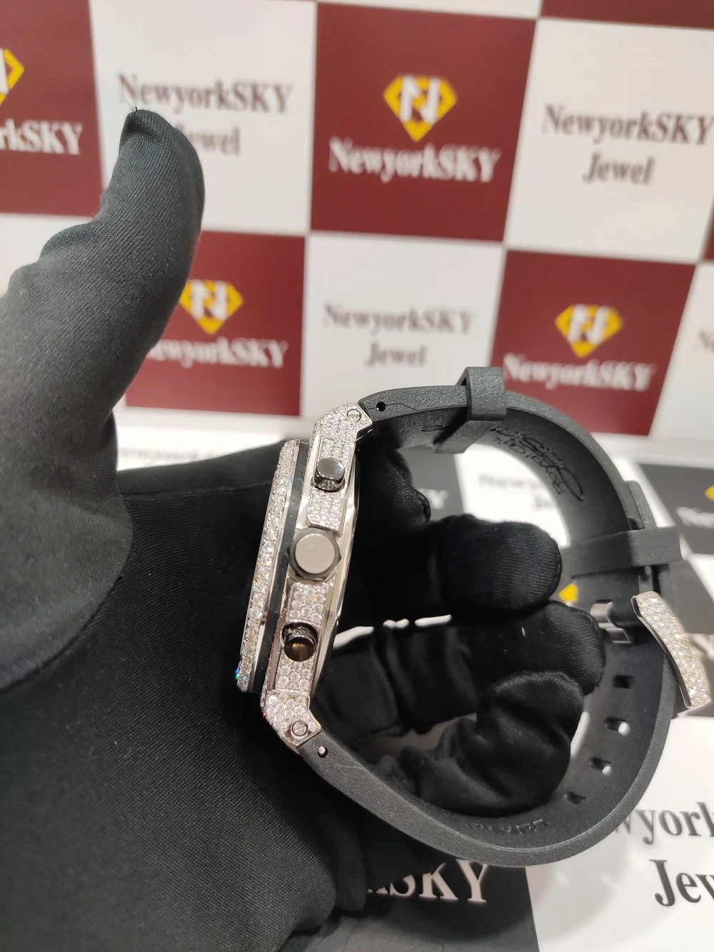 Wholesale Price Custom VVS Clarity Moissanite Diamond Studded Hip Hop Iced Out Bling Wrist Watches For Men Pass Diamond Tester