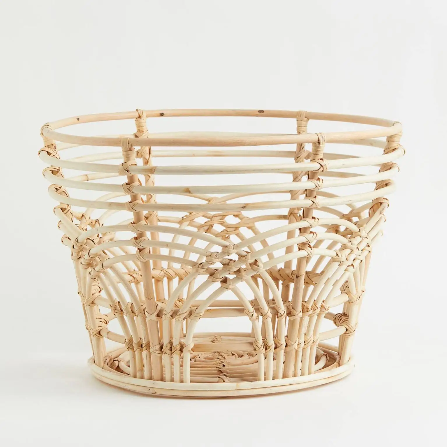 High Quality Natural Rattan Storage Basket Elegant Rattan Basket For Home Decor Handwoven Basket Made in Vietnam