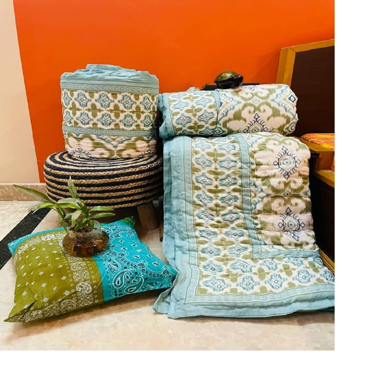 Сделанное на заказ односпальное одеяло ручной работы с наволочками 16x16 дюймов из чистого хлопка в этническом индийском стиле