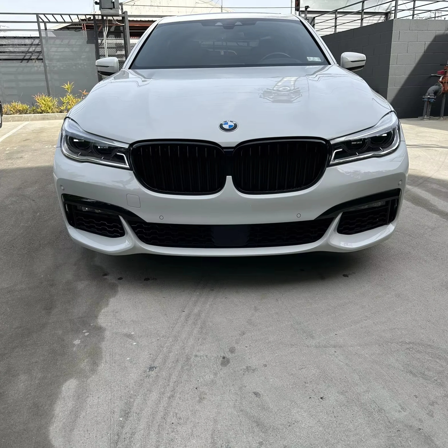 2018 750i турбо V8 со спортивной упаковкой оснащенные кожаными сиденьями ACC круиз-контроль R21 шины AWD Drive панорамный люк на крыше распродажа