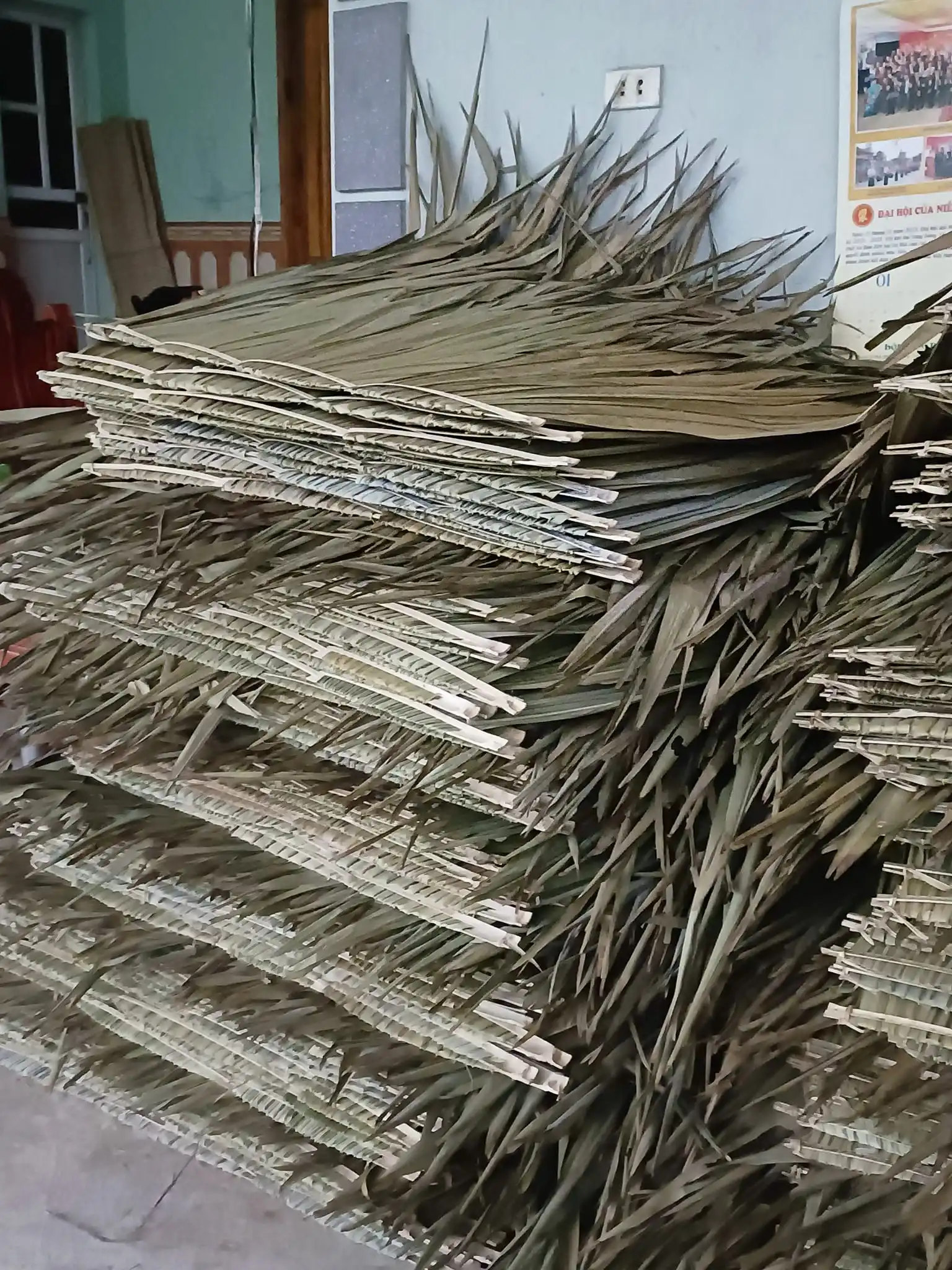 Hot Sale Grass Thatched Roof Palm Thatched Roof With Flexibility Sustainability Stylish Material For Home Decor