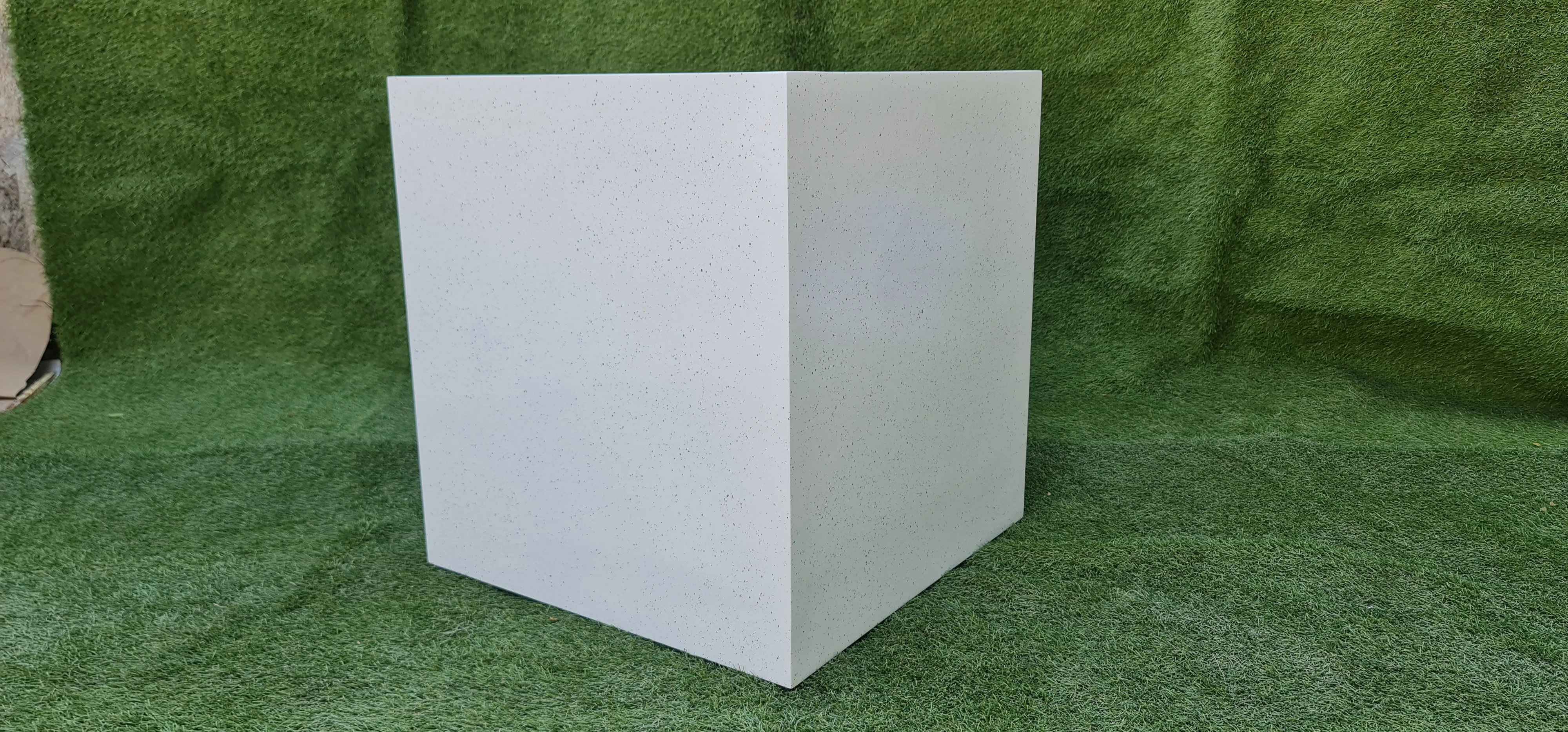 Классический вид FRP смола квадратный Стекловолоконный плантатор для дома отелей торговых центров офисов и аэропортов