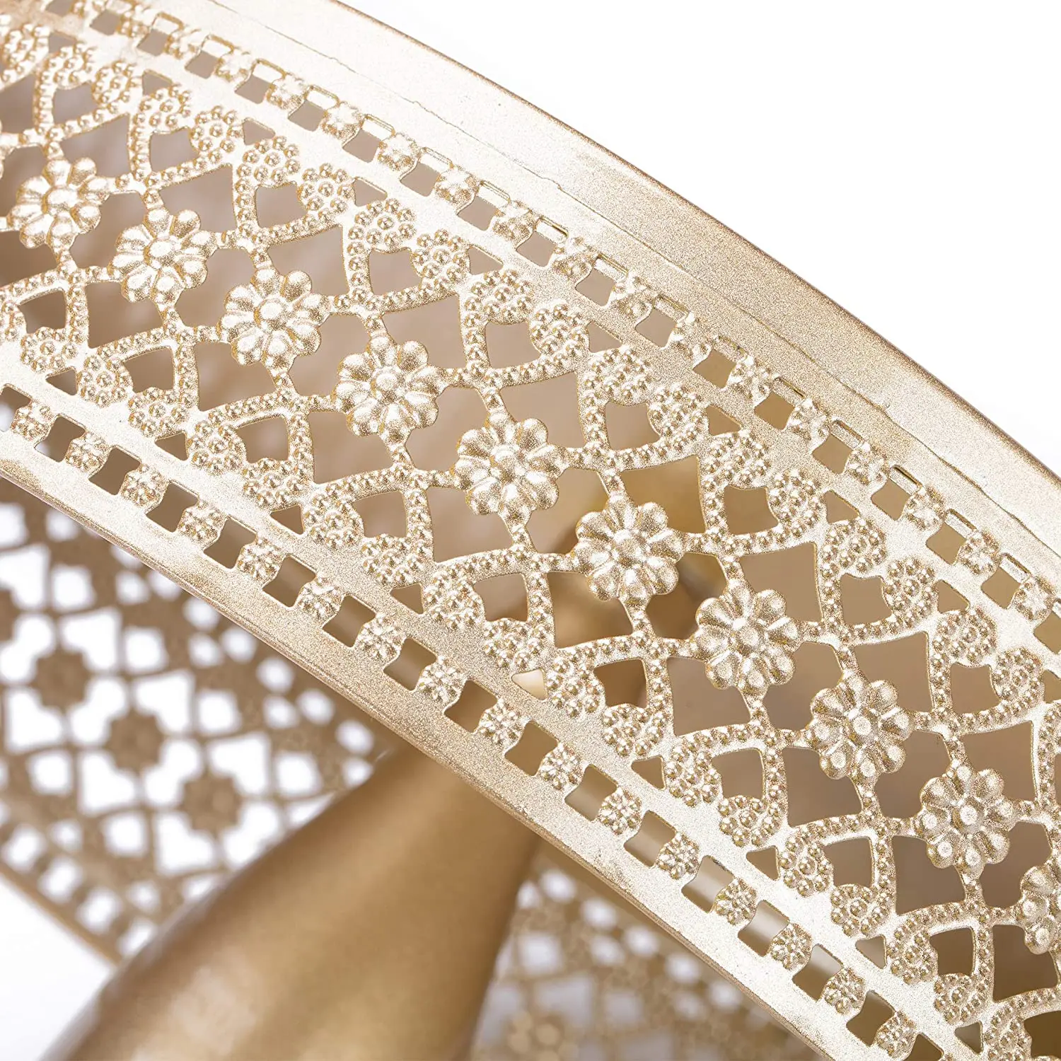 Eye Catching Design Golden Metallic Cake Stand Personalized Size Luxuries Cake Pedestal Elevated Cake Displaying  Plate