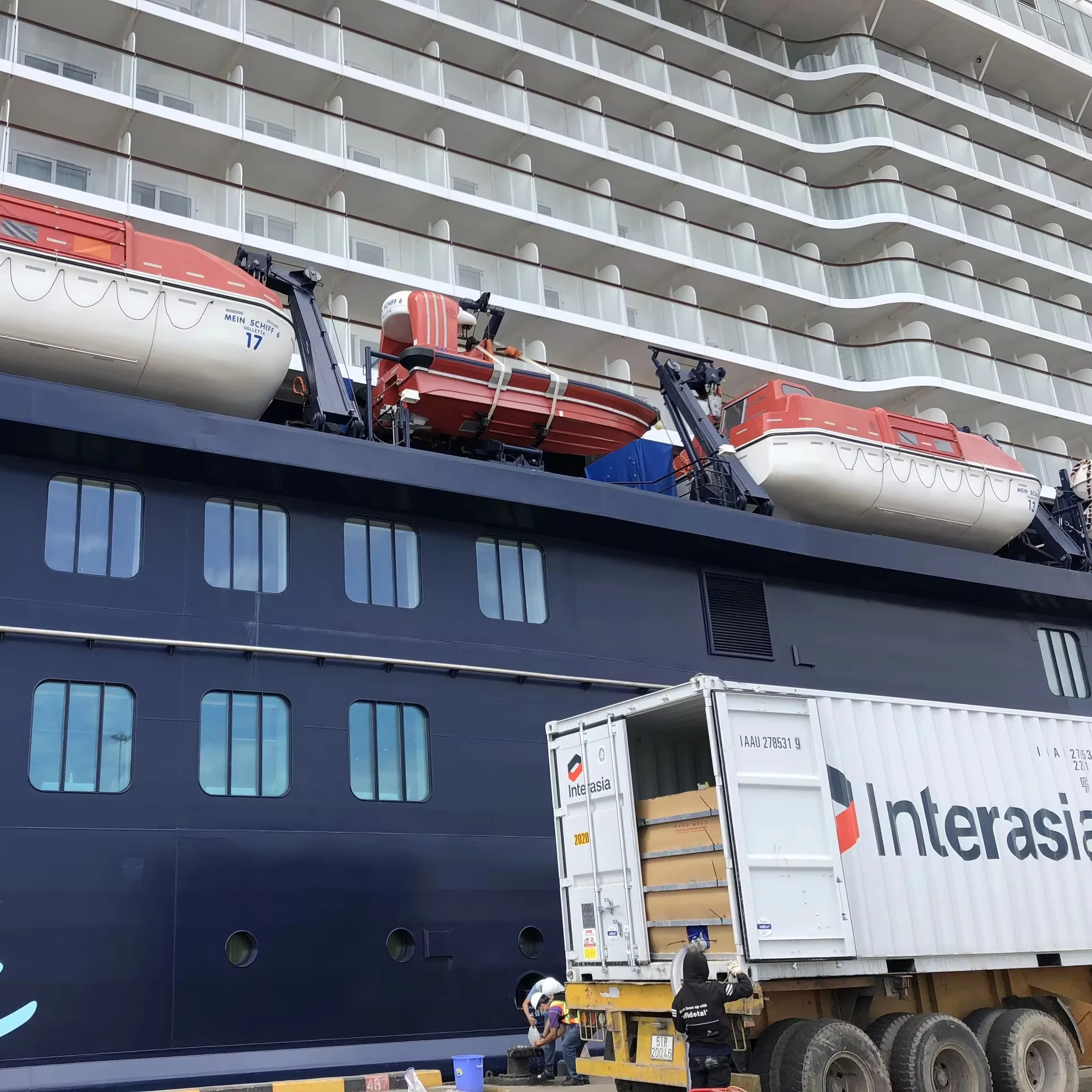 BlueBasic Addblue production plant DEF 5L 10L 1000L for diesel exhaust fluid made in Vietnam