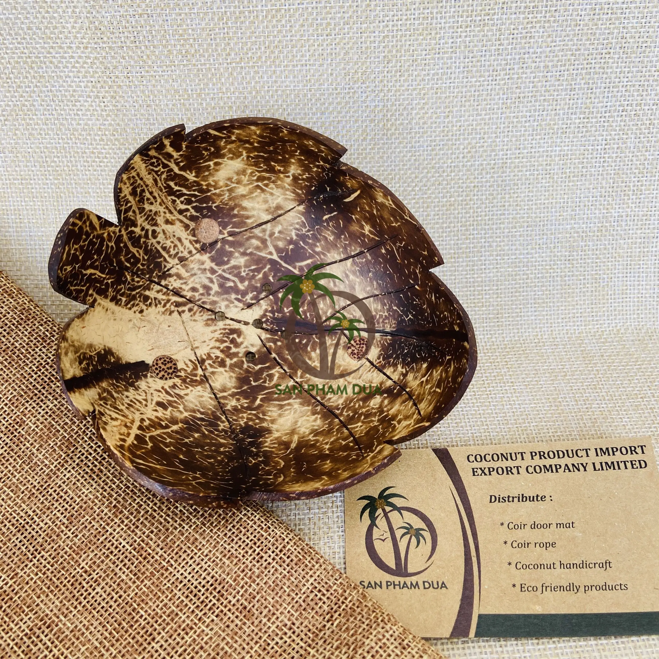 VIETNAM HIGH QUALITY NATURAL COCONUT SHELL SOAP HOLDER/ COCONUT SHELL SOAP DISH WITH DRAINING HOLE IN FISH FLOWER LEAF SHAPE