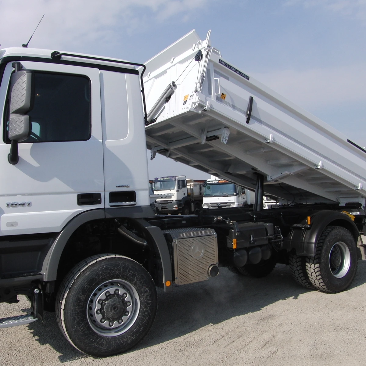 Cheapest Used Dump Truck TRUCK 420hp Diesel Spring Belts Power Engine Plate Air Gross Wheel Vehicle Output Transmission