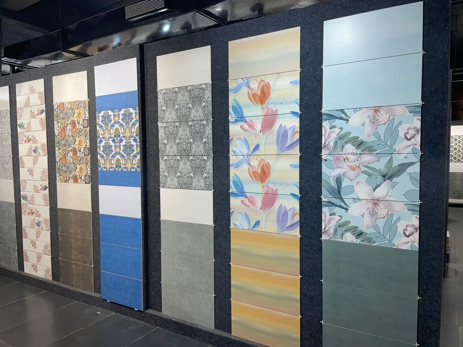 300x600mm glossy rectified white Foshan glazed ceramic wall tile design 300x600 mm with best quality from India